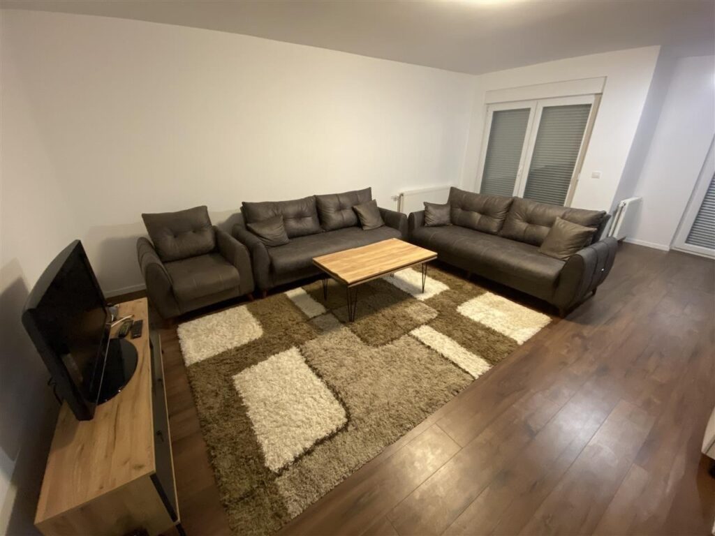 Banes me qera Prishtine