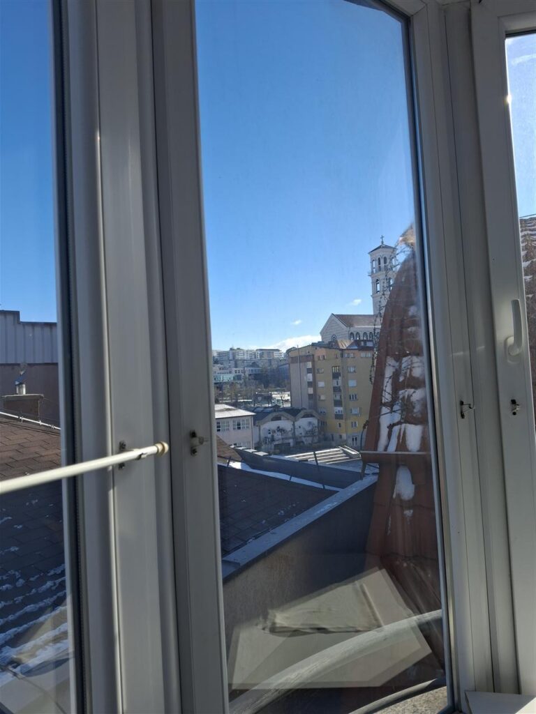 Banesa me qira pejton (2)