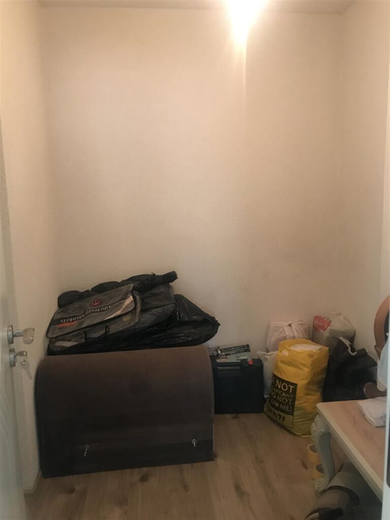 Banesa ne shitje (6)