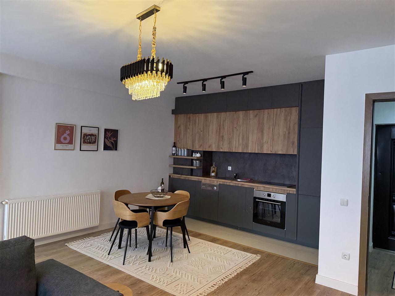 Banese moderne te beni dona qender (2)