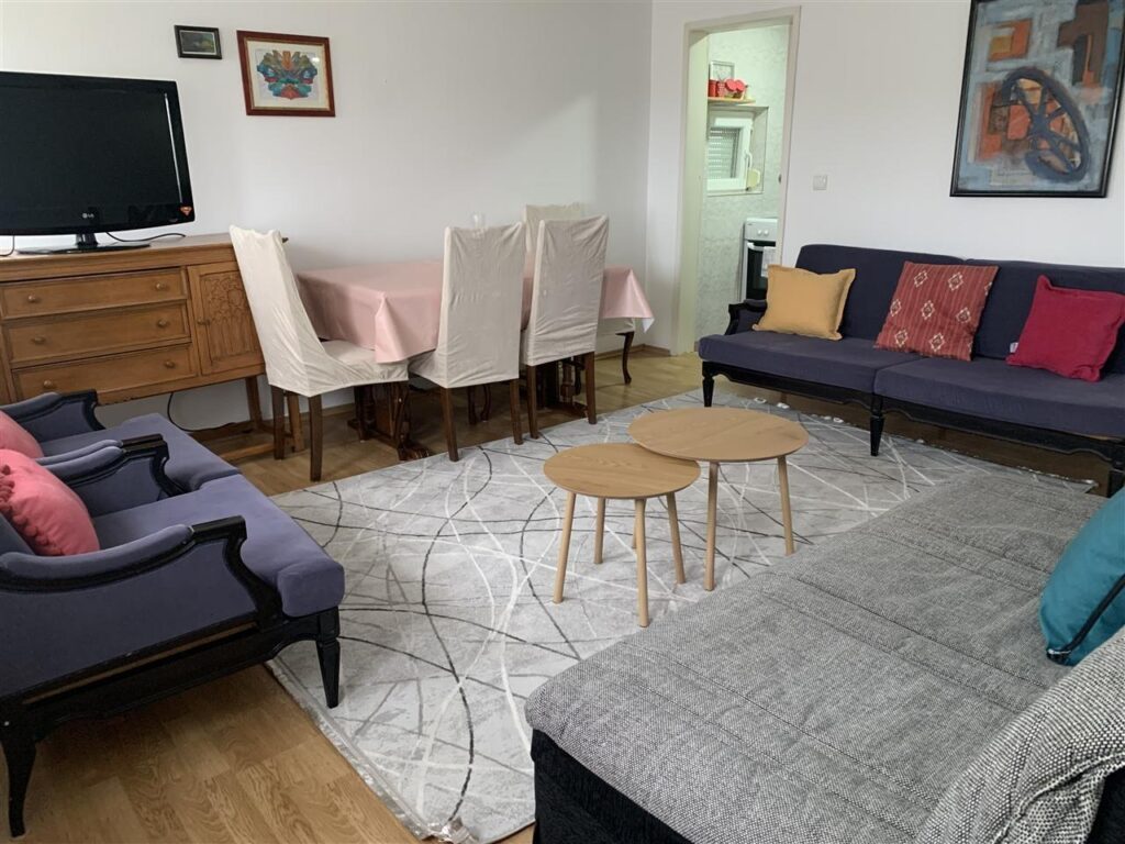 Leshoj me qira banese