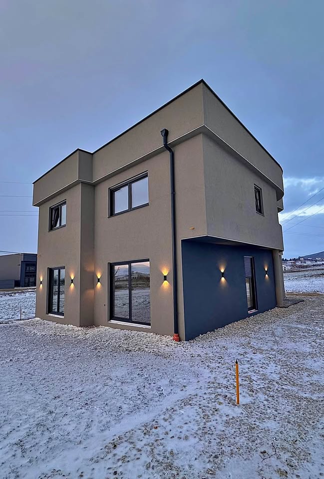 631735902 4208992585983103 510294084041728893 n