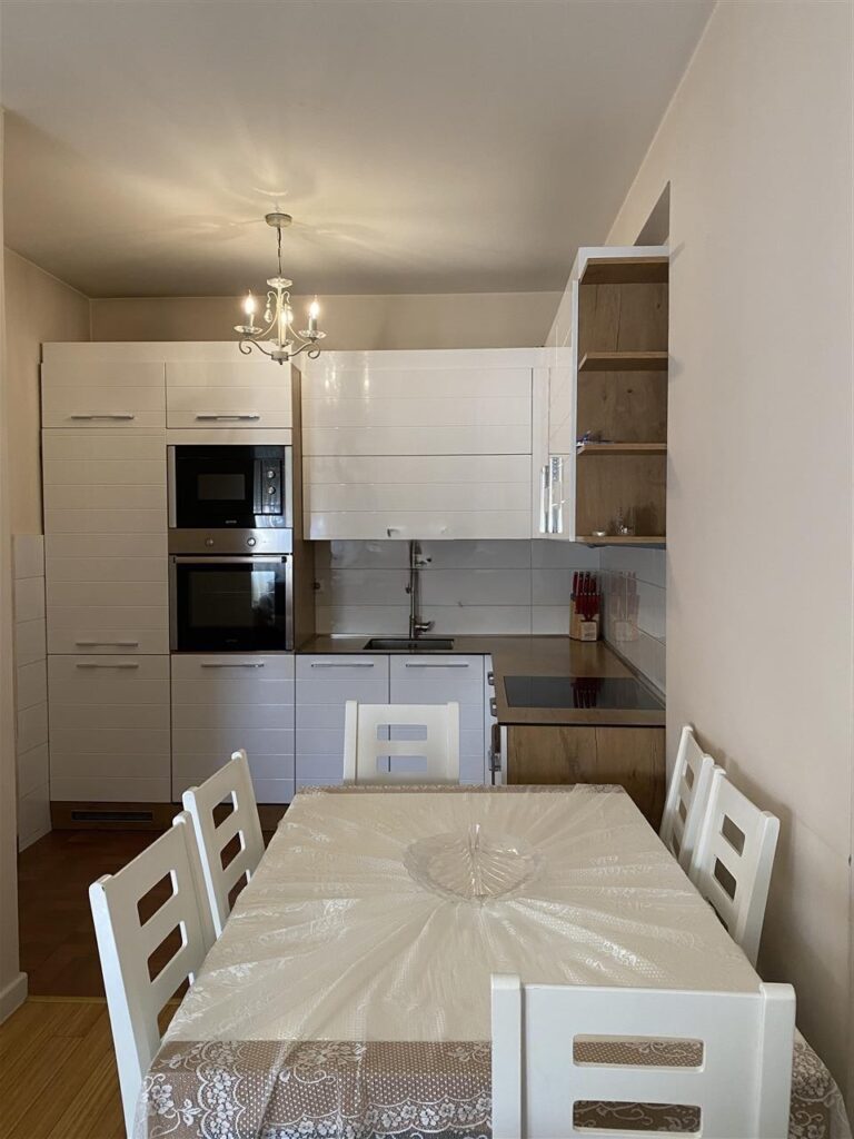 Banese me qira ne Rrugen B