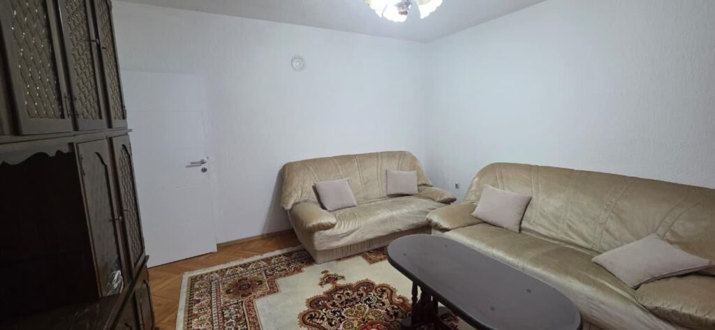 Banese me qera te qafa (1)