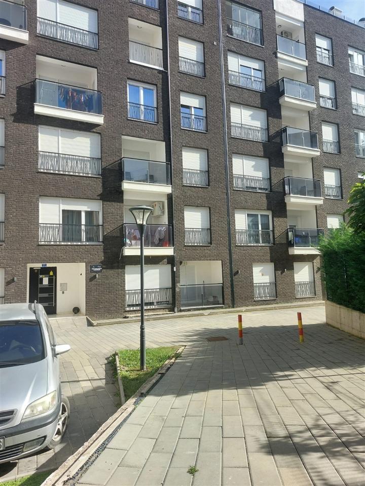 Banese me qira bregu i diellit prishtine (1)