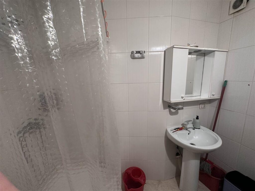 Leshohet me qera banesa ne lakrisht (3)