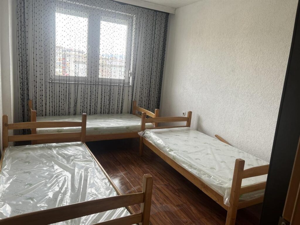 Leshoj banesen me qera (2)