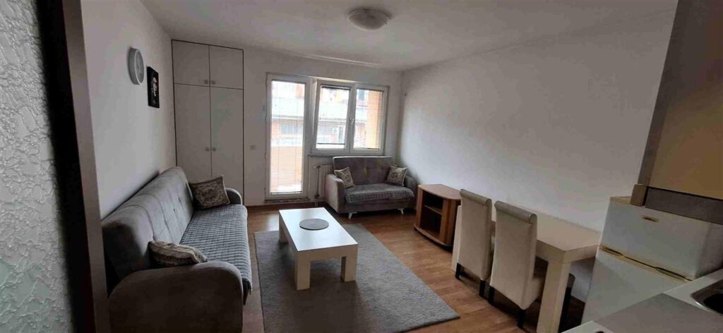 Leshoj banesen me qira ne qender afer 4 llullave