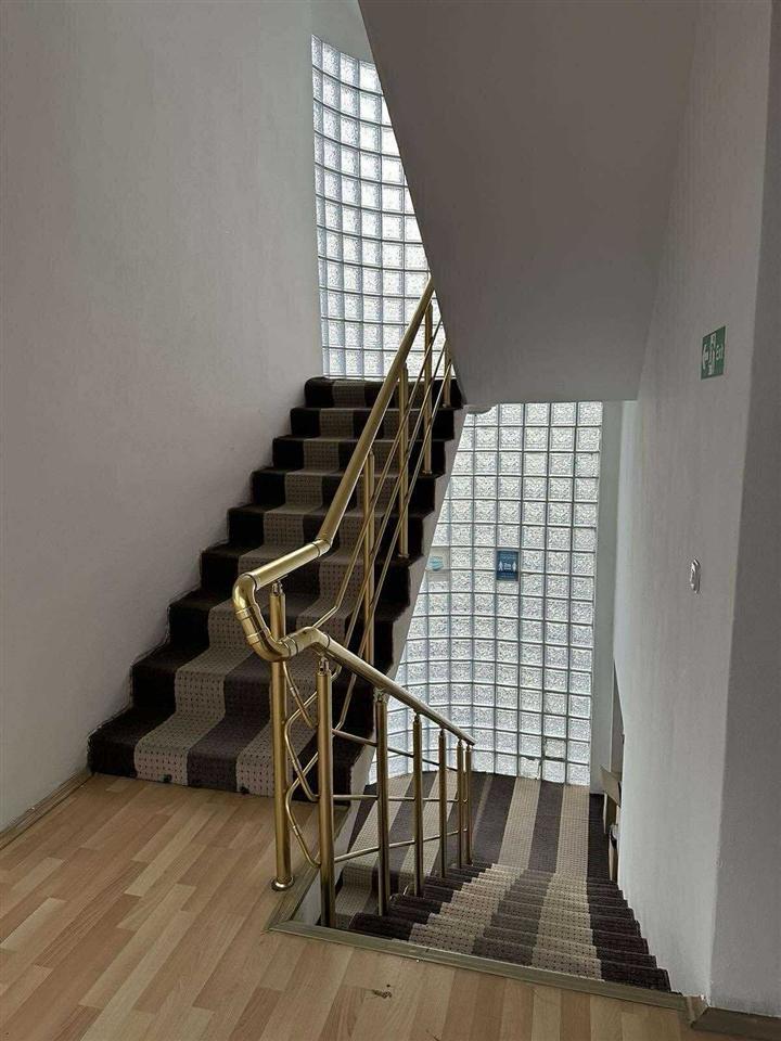 Objekt me qera ne lagjen pejton 342m2 (4)