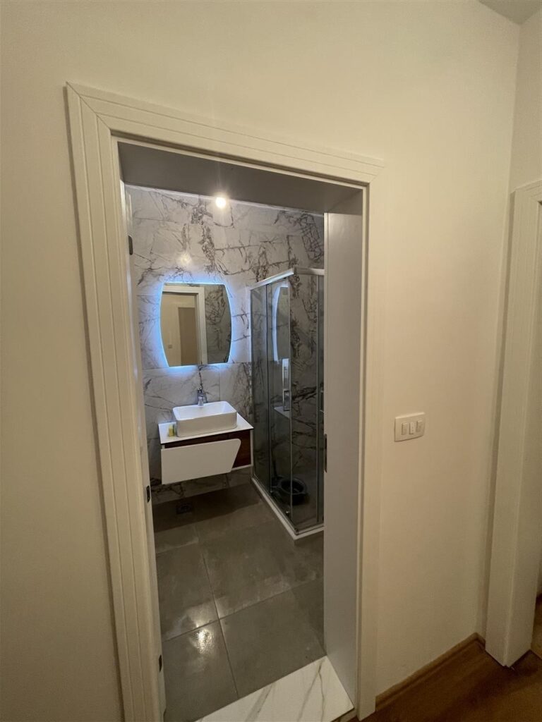 Ofrohet banesa me qera te prishtina e re